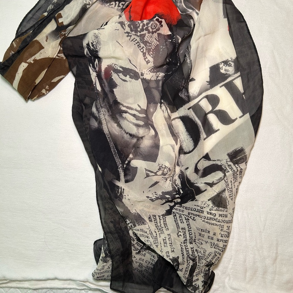 John Galliano Newsprint Newspaper Black and Cream Scarf - Picture 5 of 7
